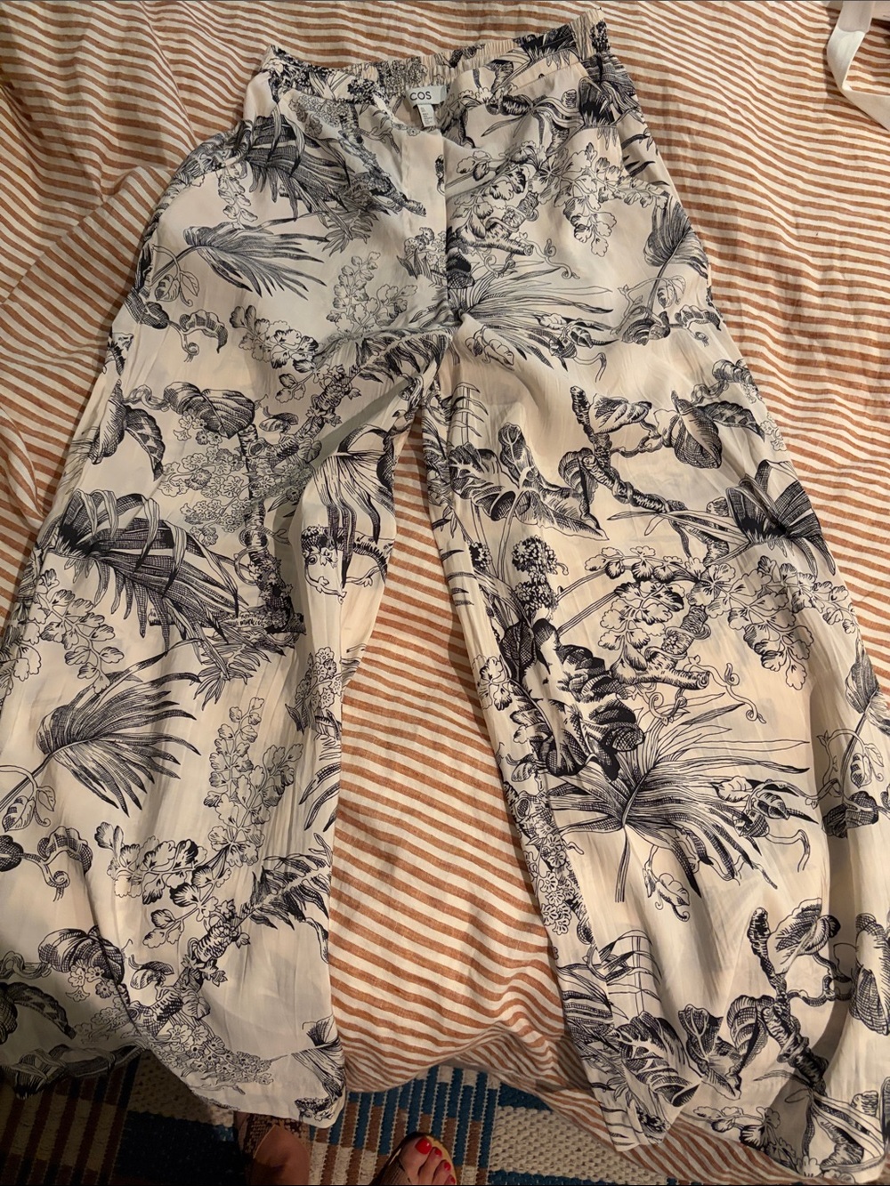 COS Cream Wide-Leg Pants with Black Botanical Print - Picture 3 of 6